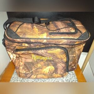 Remington Insulated Camo Lunch Box. Hunting. Fishing. Camping, Tactical Ops.